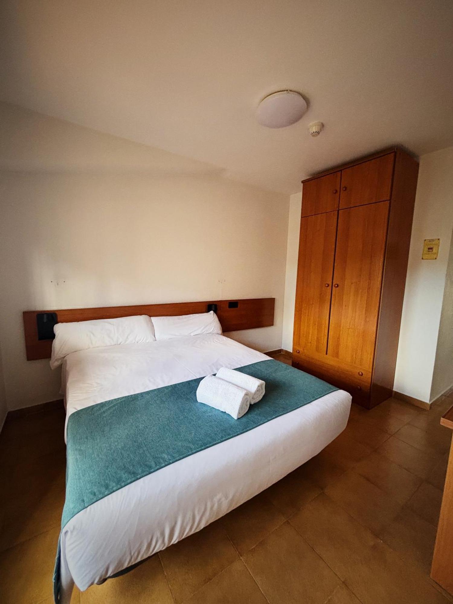 Hostal Legaz Funes Exterior photo