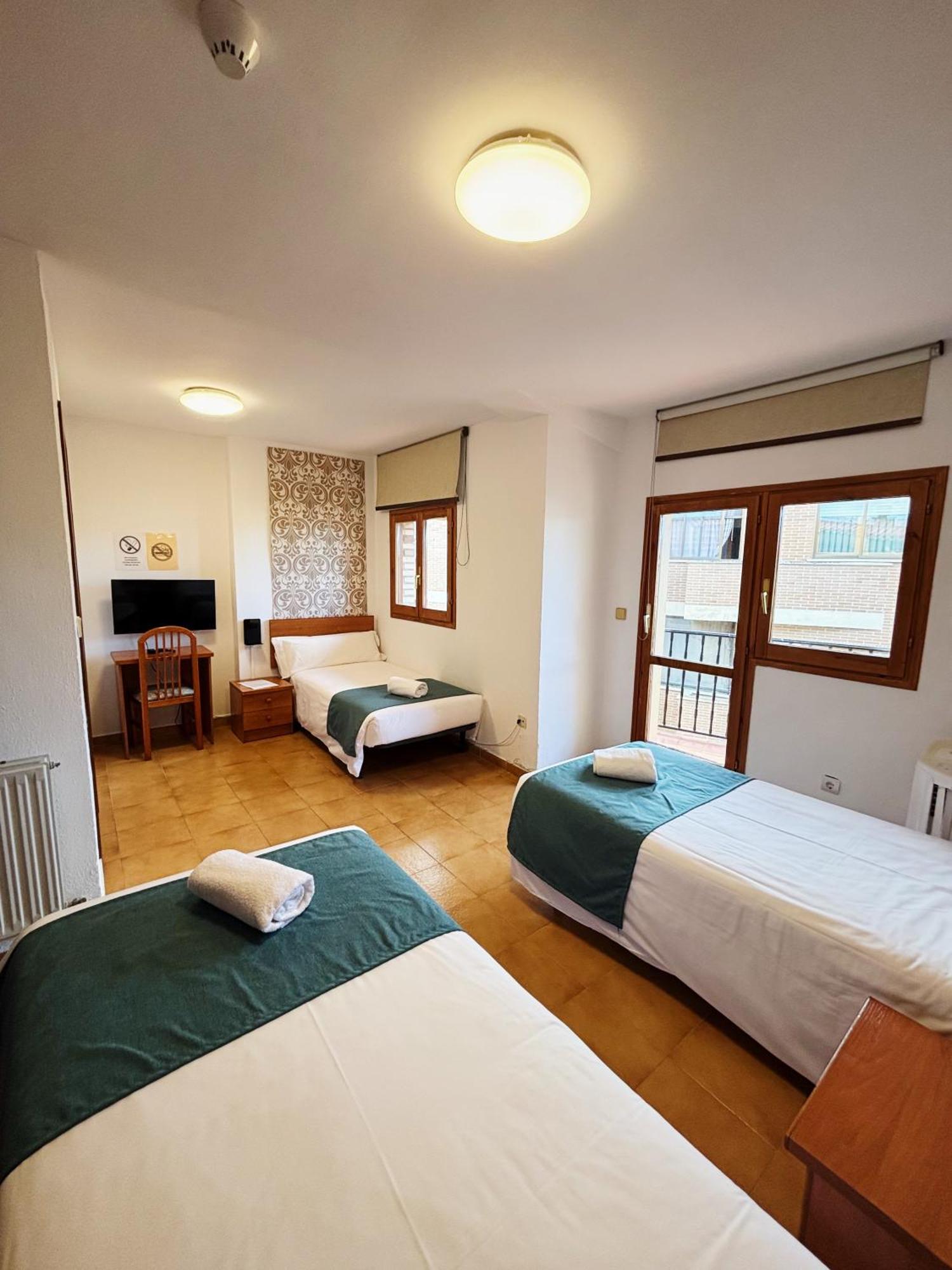 Hostal Legaz Funes Exterior photo