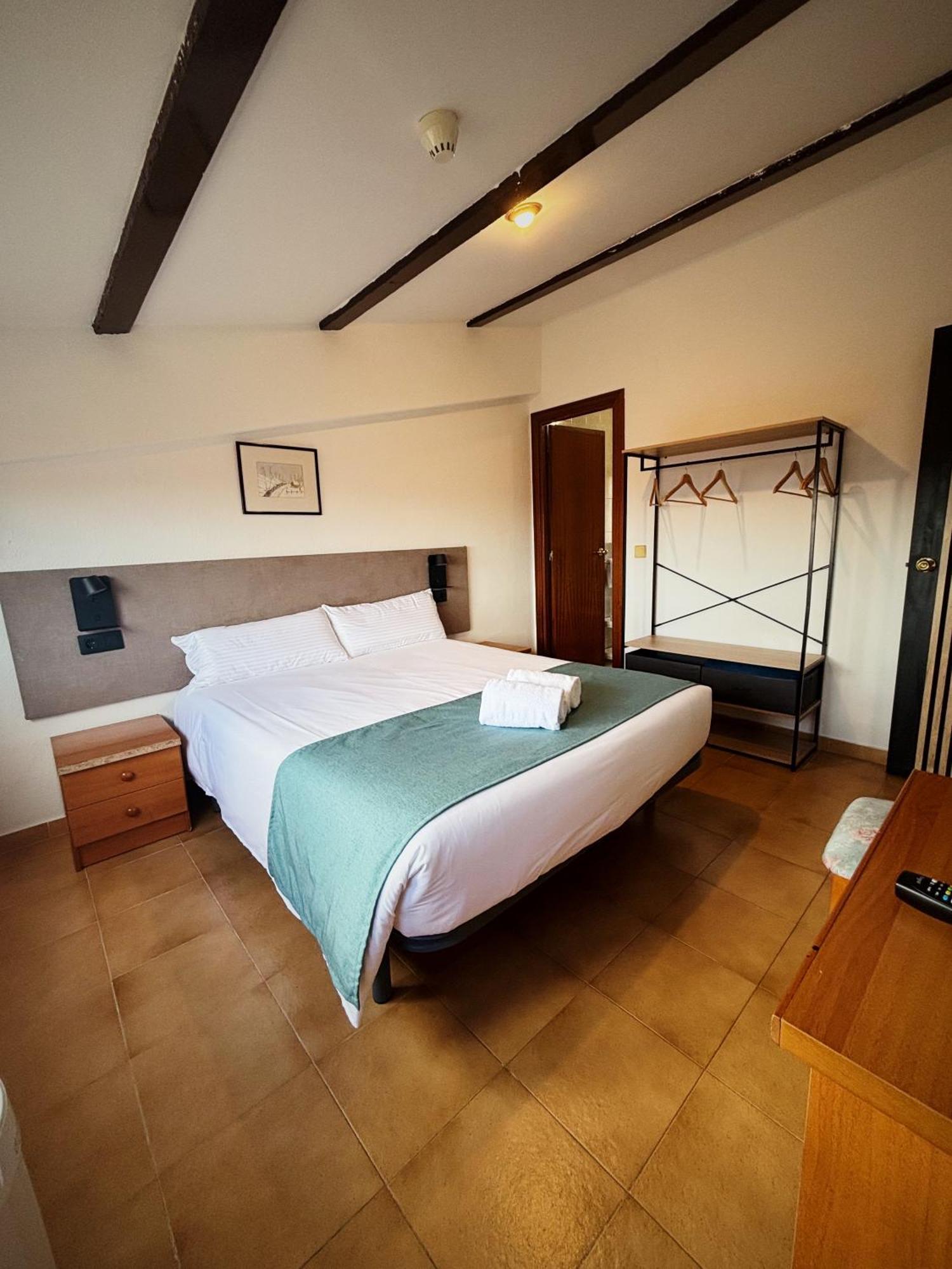 Hostal Legaz Funes Exterior photo