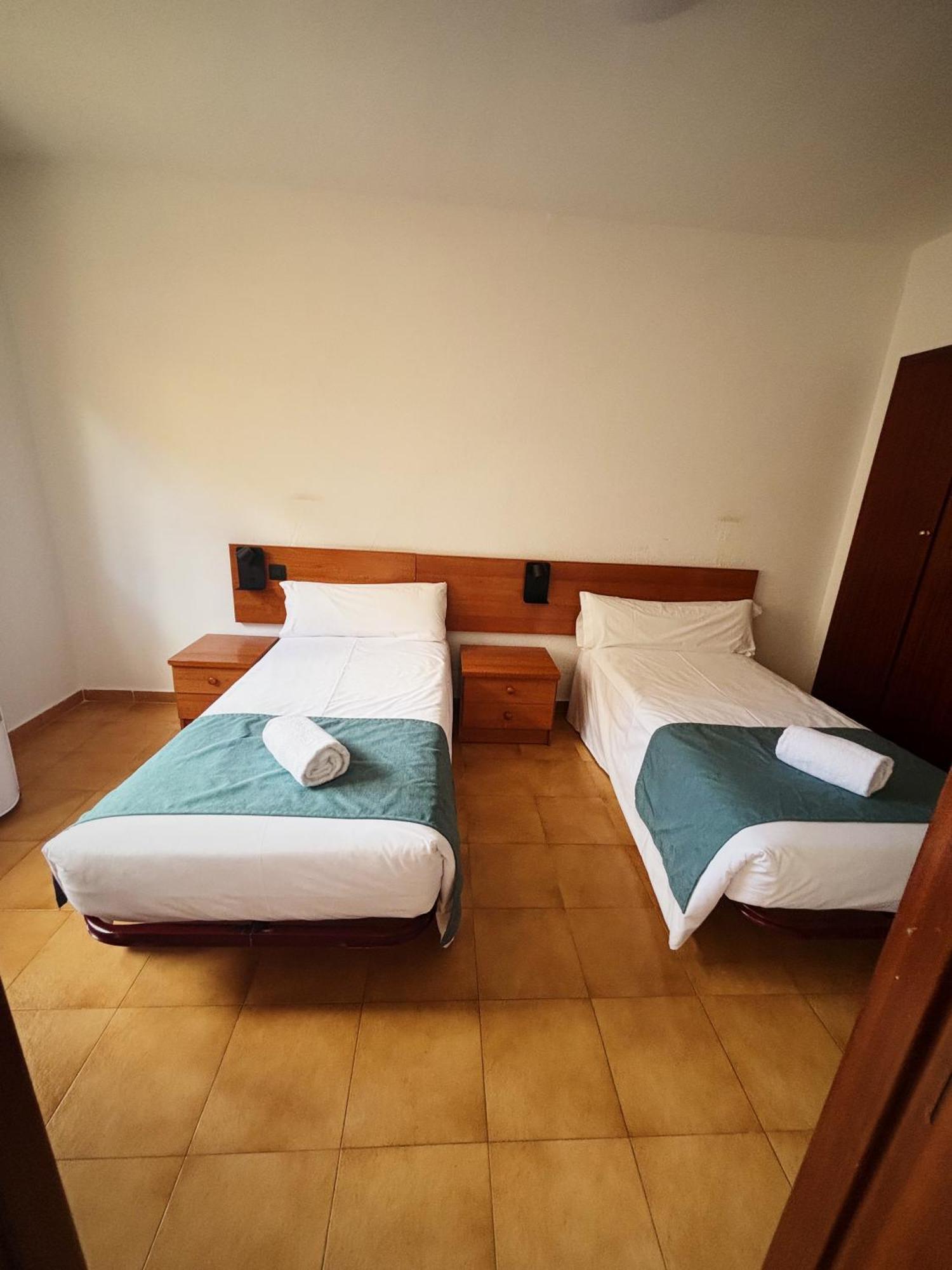 Hostal Legaz Funes Exterior photo