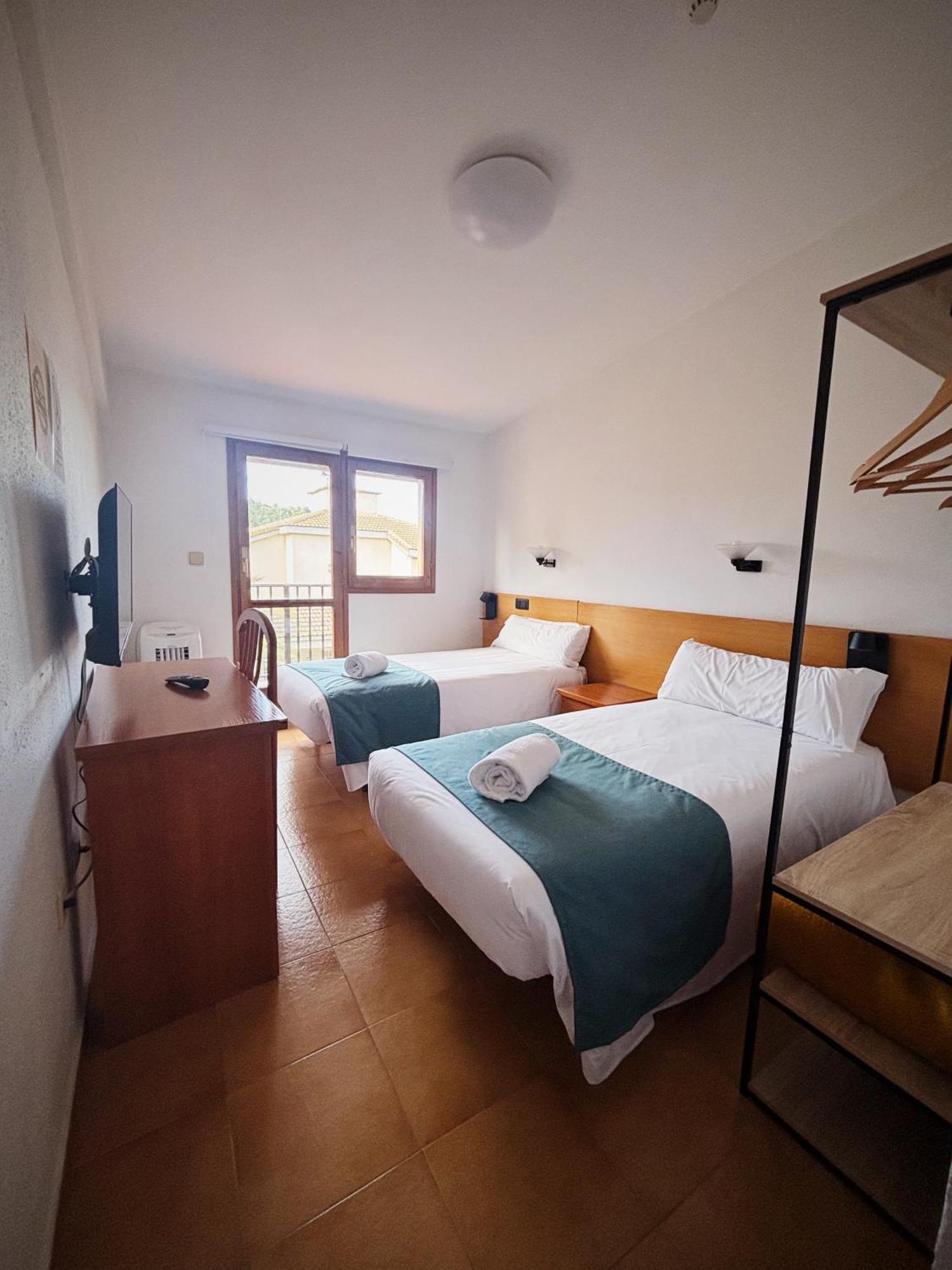 Hostal Legaz Funes Exterior photo